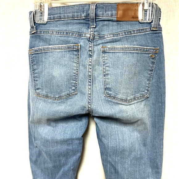 Madewell distressed skinny jeans
Size 25 - Picture 2 of 16